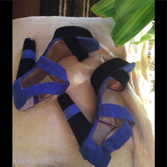 BCBG - Picture 3 of 5