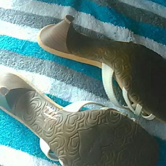 Unionbay sandal heels - Picture 3 of 3