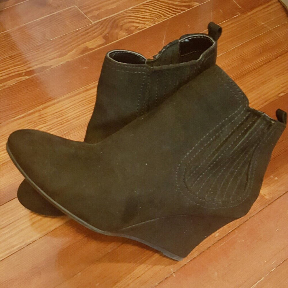 Gap Wedge Booties