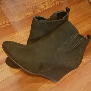 Gap Wedge Booties