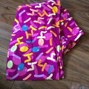 LuLaRoe birthday leggings TC