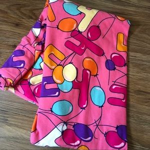 LuLaRoe birthday leggings TC