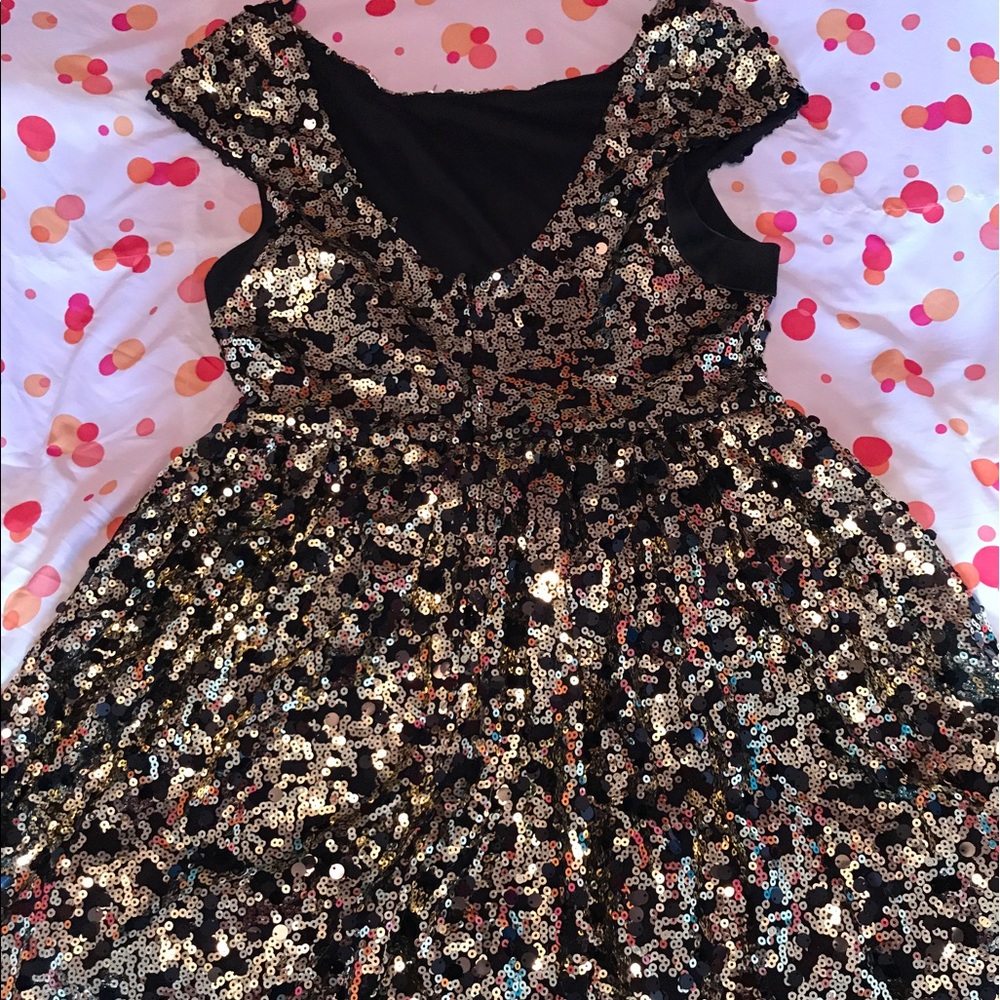 Black and gold dress - Picture 2 of 2