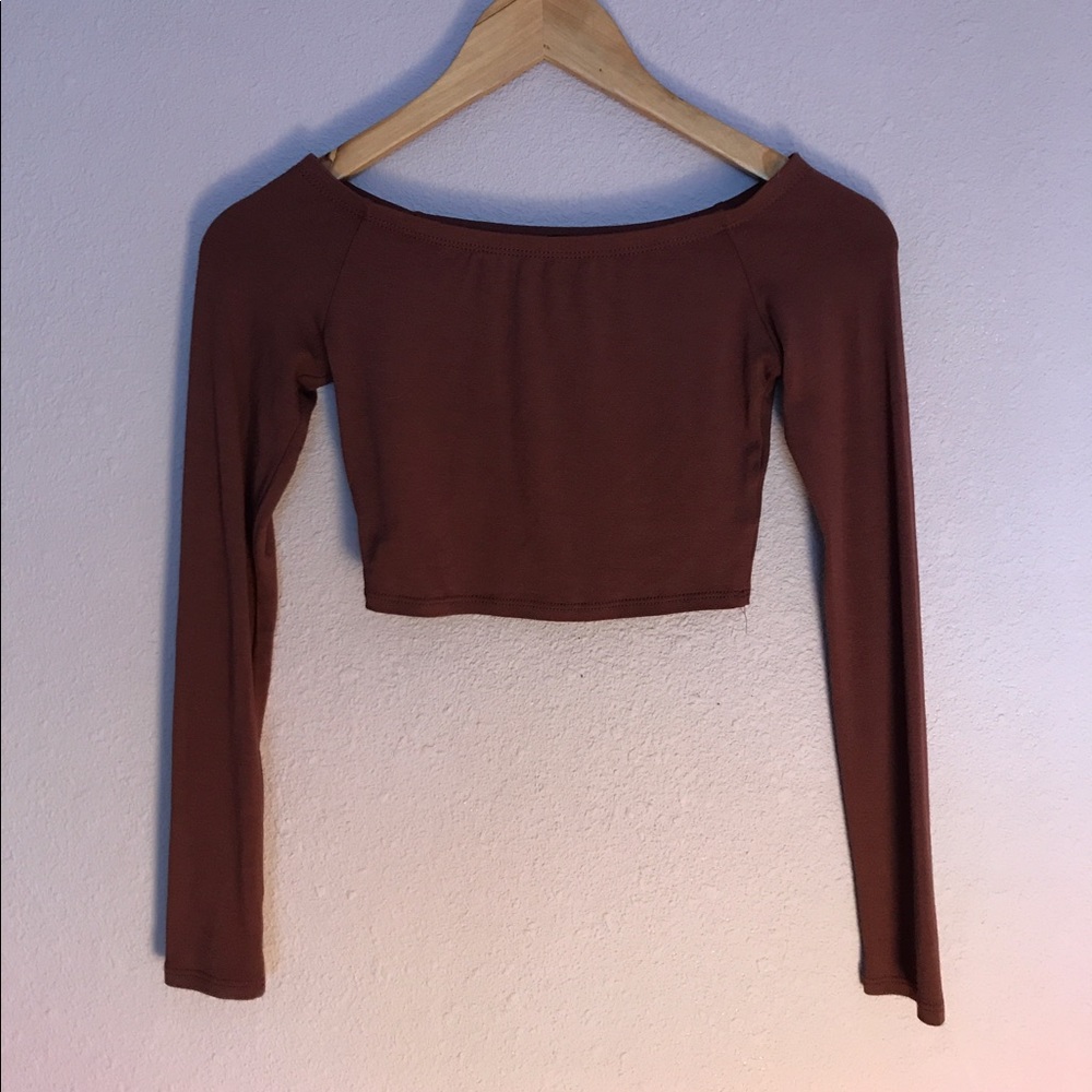 Off the shoulder muave crop top