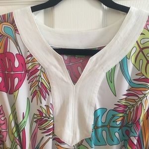 Loose fitting dress with belt