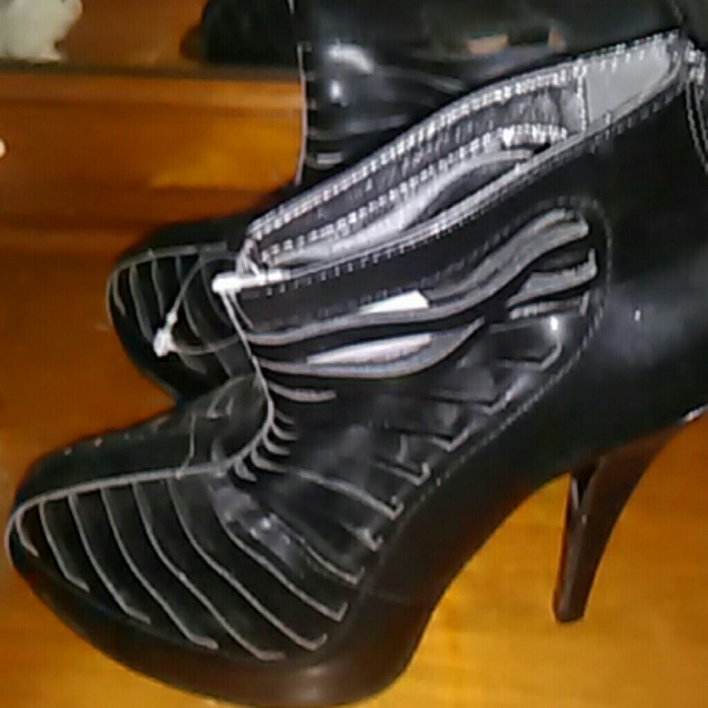 Yoki heels