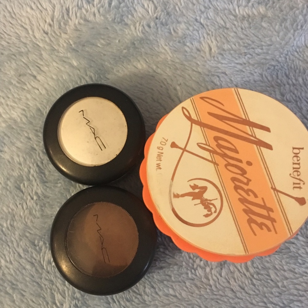 Mac eyeshadow & benefits Majorette blush bundle