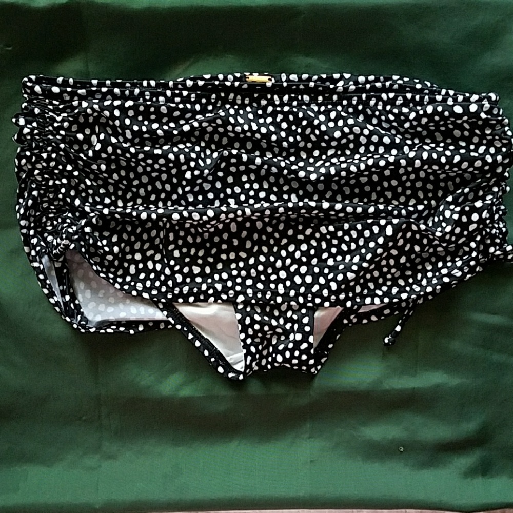 Skirted bikini bottom NWOT