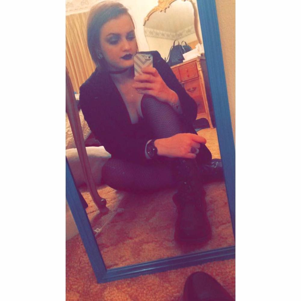 Meet your Posher, Leslie