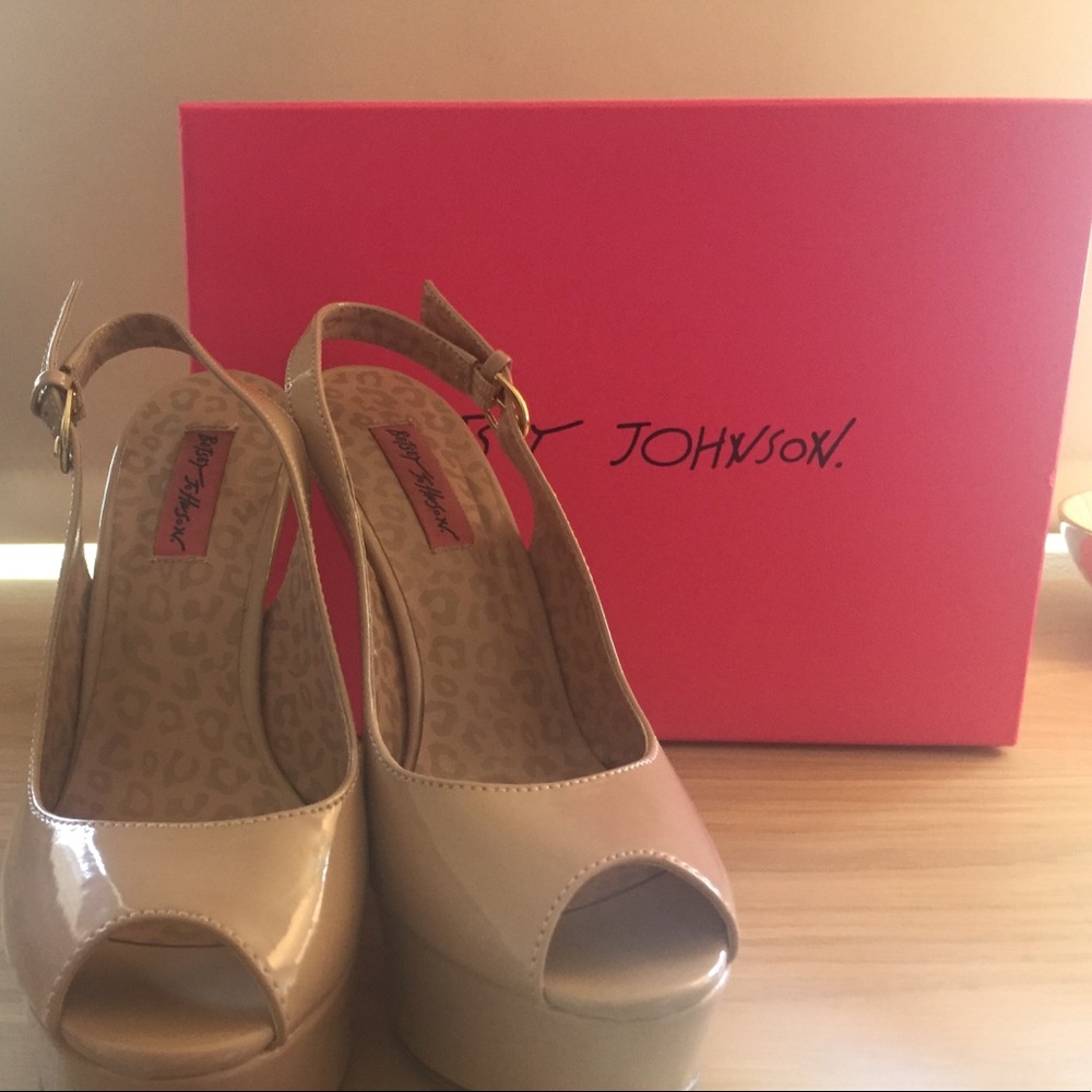 Betsey Johnson Makenna Wedges