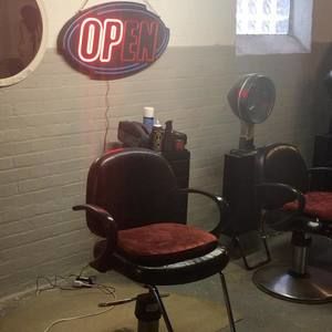 Meet your Posher, Cutzby