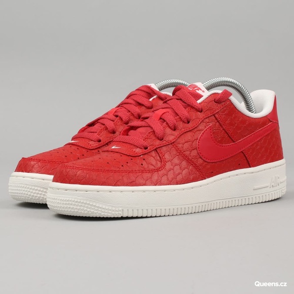 Nike af1 red Shoes Air Force 1 LV8 new - Picture 3 of 6