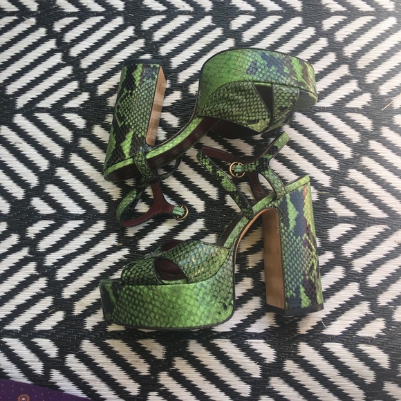 MARC JACOBS // ONE OF A KIND GREEN RUNWAY SHOES