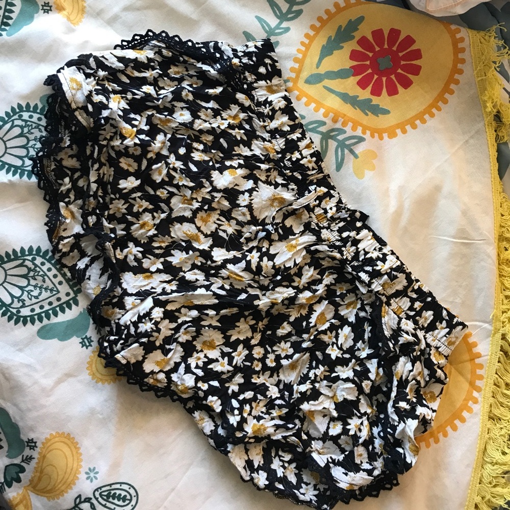 Ecote Floral Pattern Shorts
