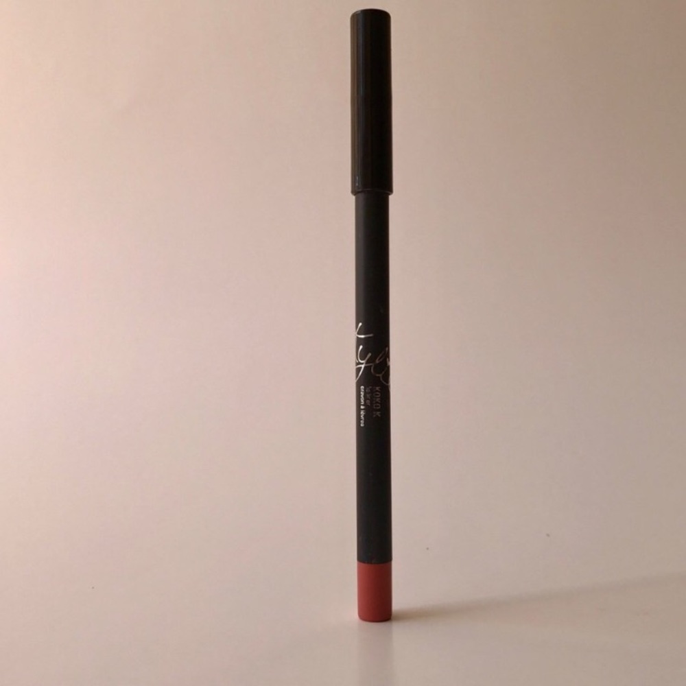 Kylie Cosmetics Koko K lip liner