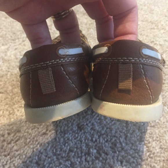 Carter's toddler size 7 boat shoes. - Picture 3 of 4