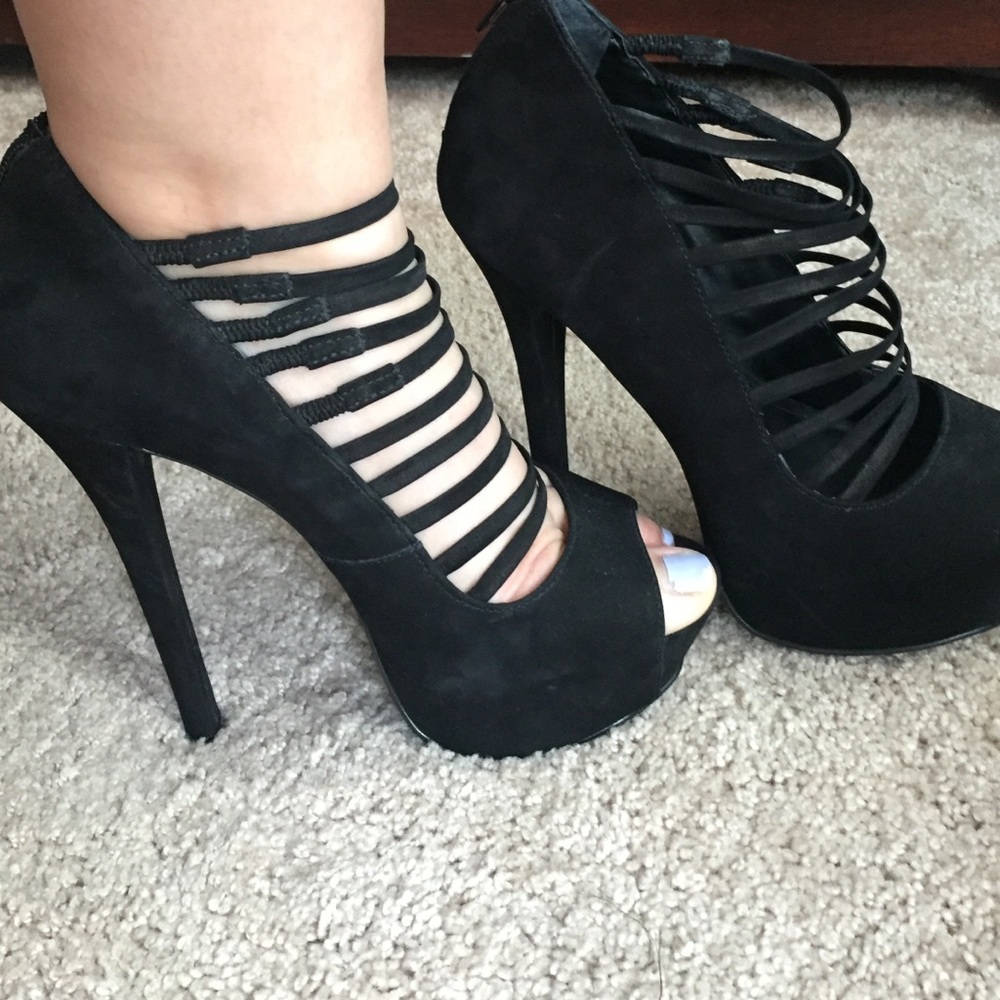 Steve Madden black heels.