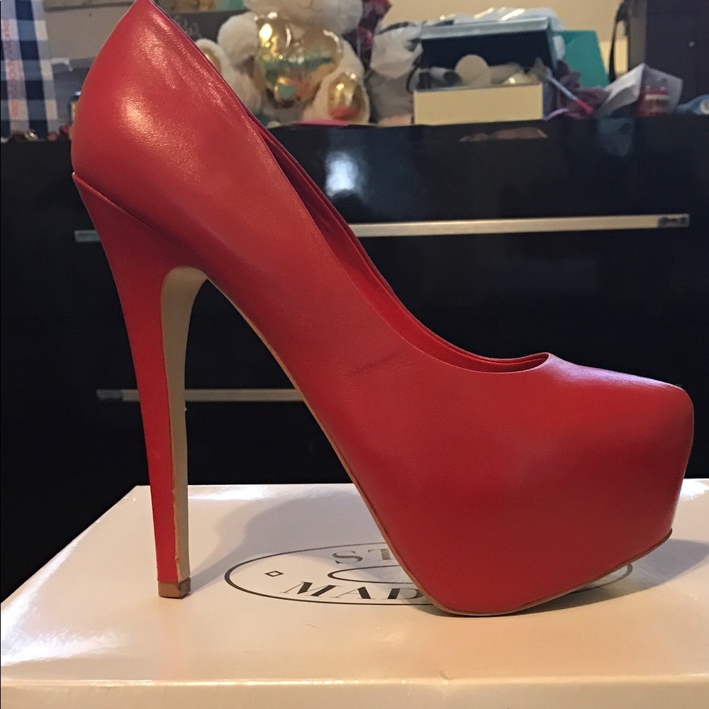 Steve Madden Dejavu Pumps