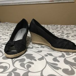 Life Stride black wedges