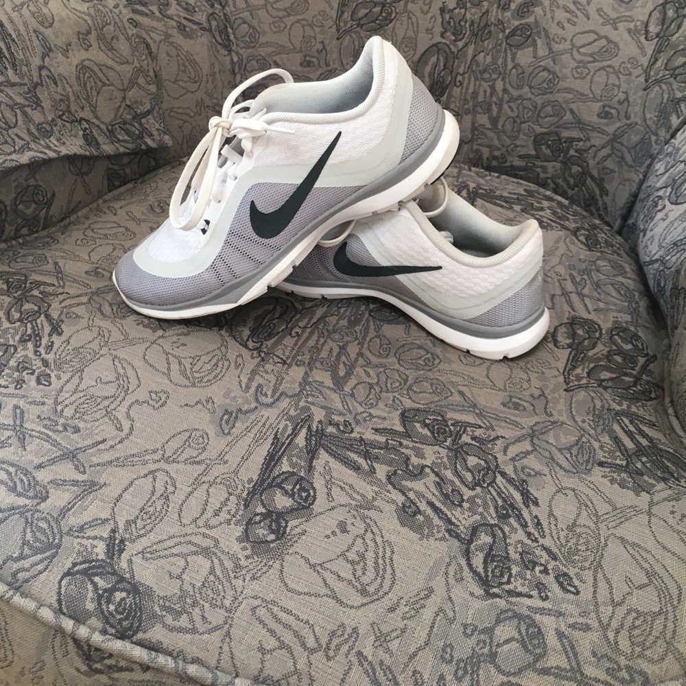 Women nike flex size 5.5