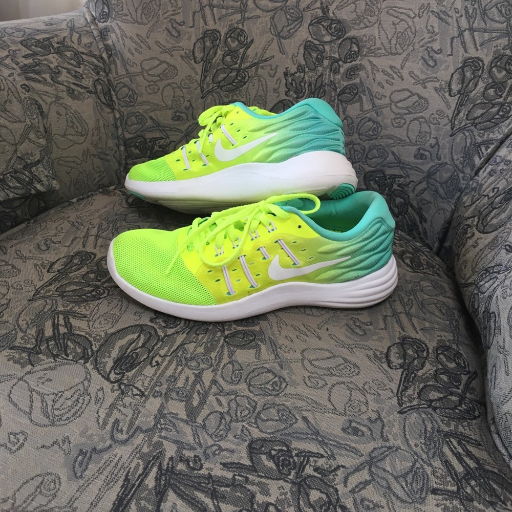 Like new women's Nike sneakers size5
