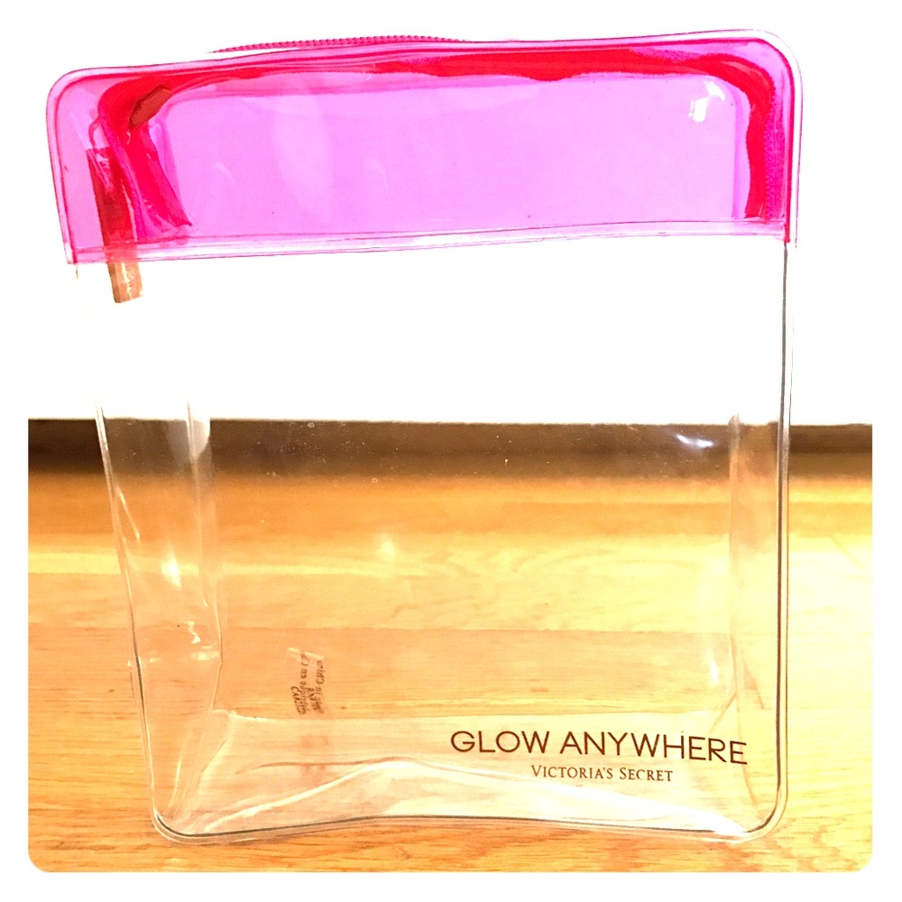 ✨💖✨👛✨💖✨ VICTORIA'S SECRET "GLOW ANYWHERE" BAG