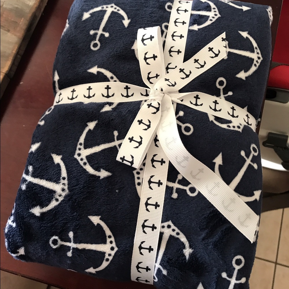 Navy anchor blanket