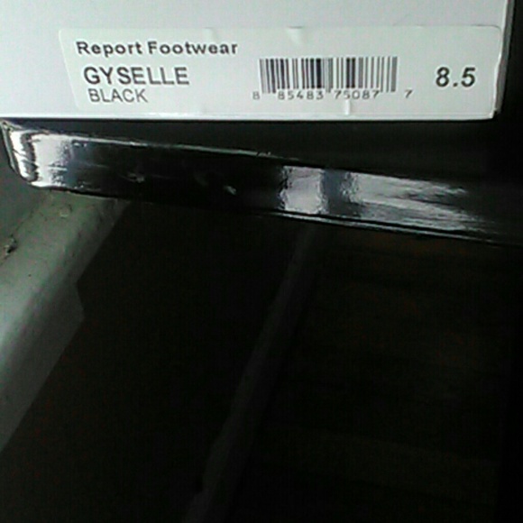 Sandals - Picture 2 of 3