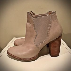 CHINESE LAUNDRY Zane Booties Cream Leather