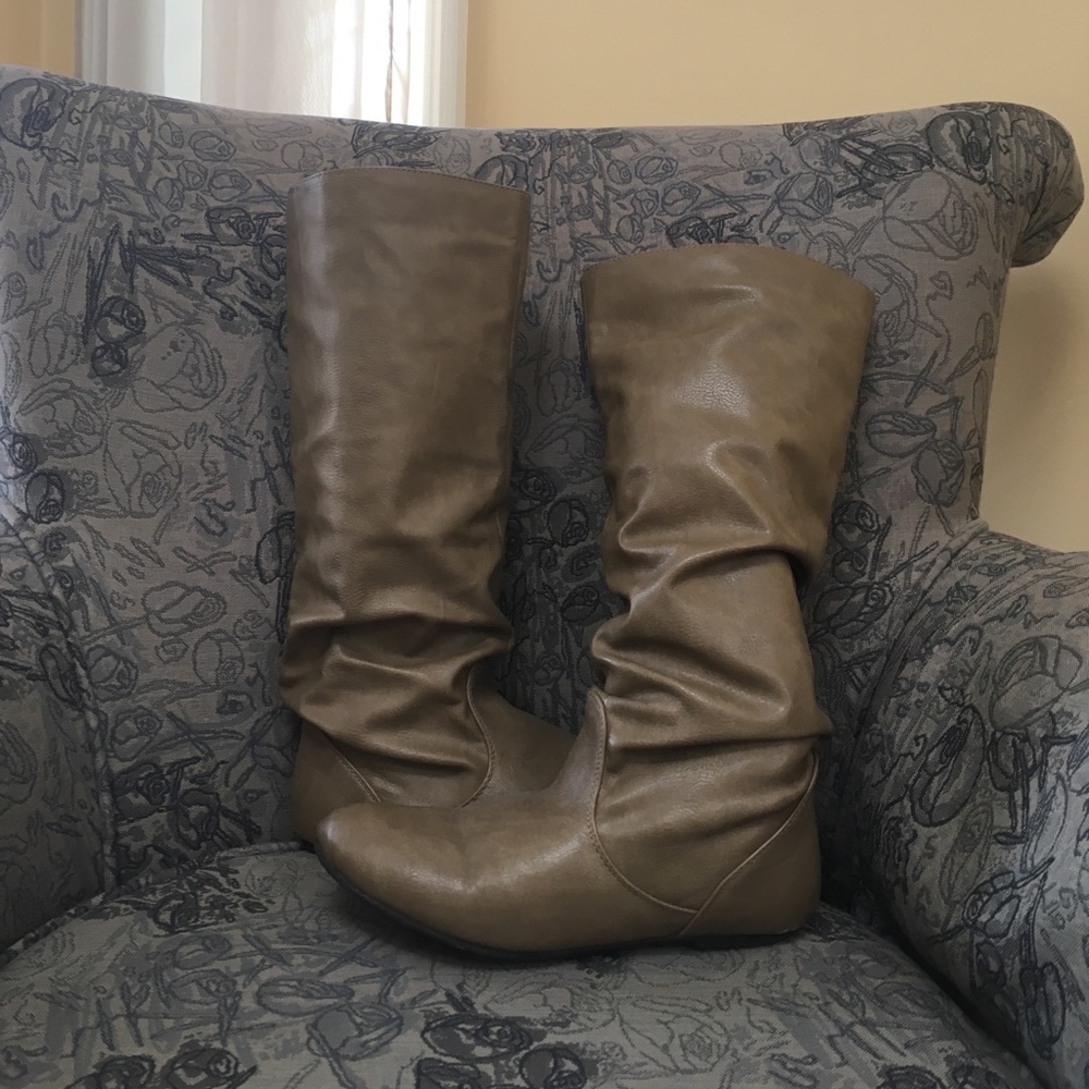 Tan Charlotte Russe boots size 6