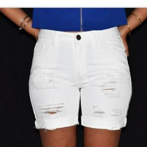 Bermunda Distressed denim shorts