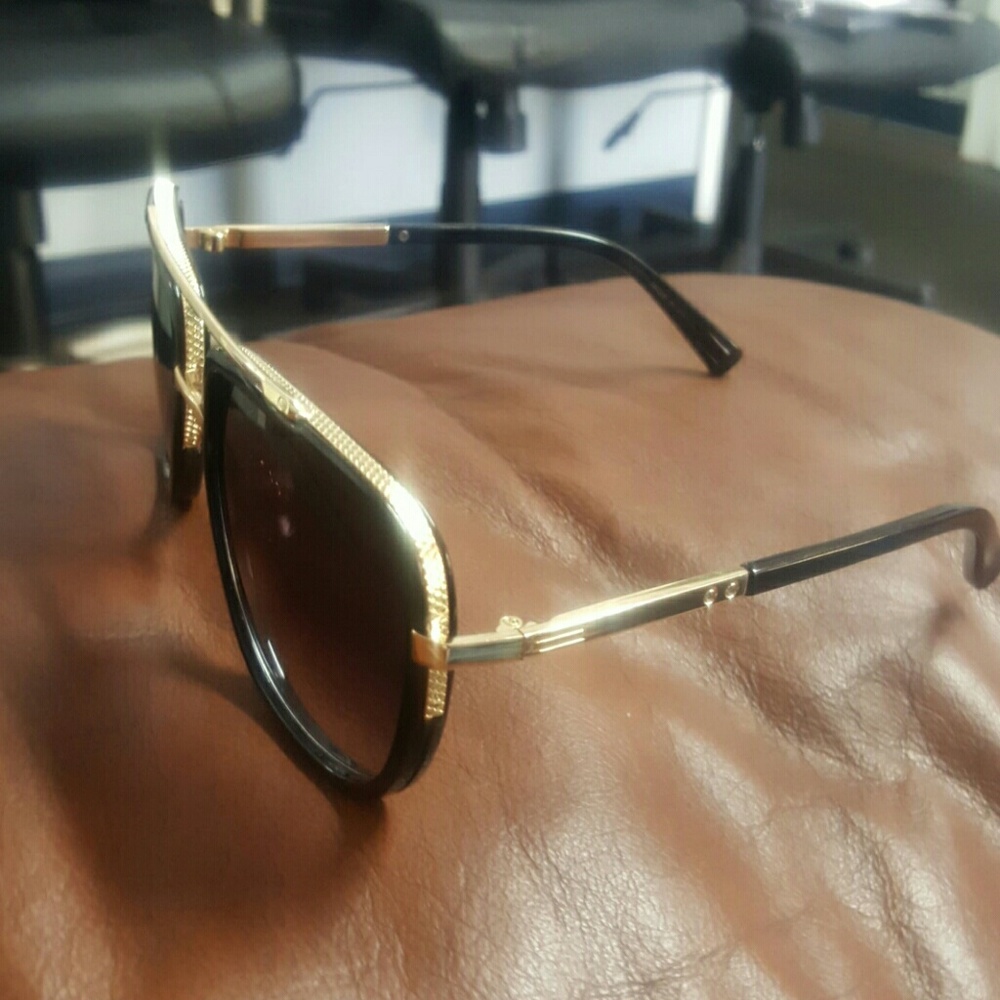 Meet your Posher, Yves