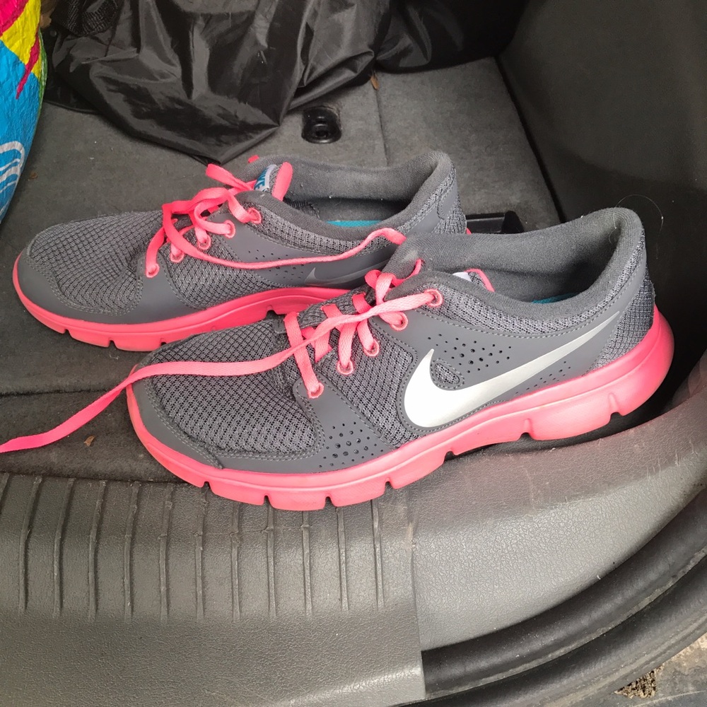 Nike flex experience RN tennis shoes