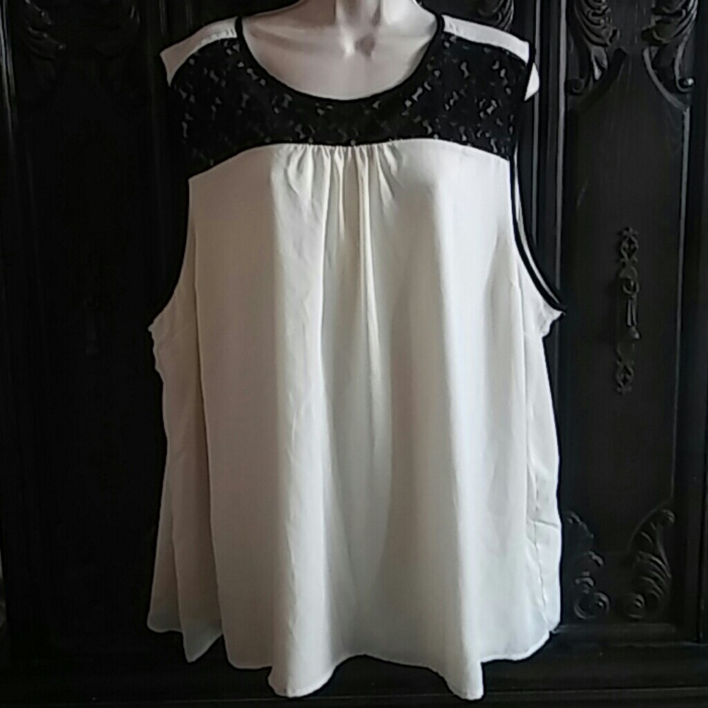 Womens Sleeveless Blouse with black lace
