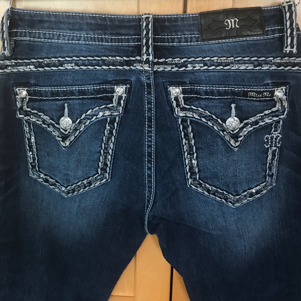 Miss Me Mid Rise Skinny Sz 31 Dark wash