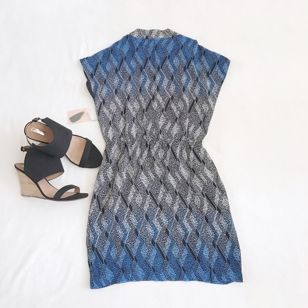 NWT Forever 21 Contemporary pattern dress - XS - Picture 2 of 8