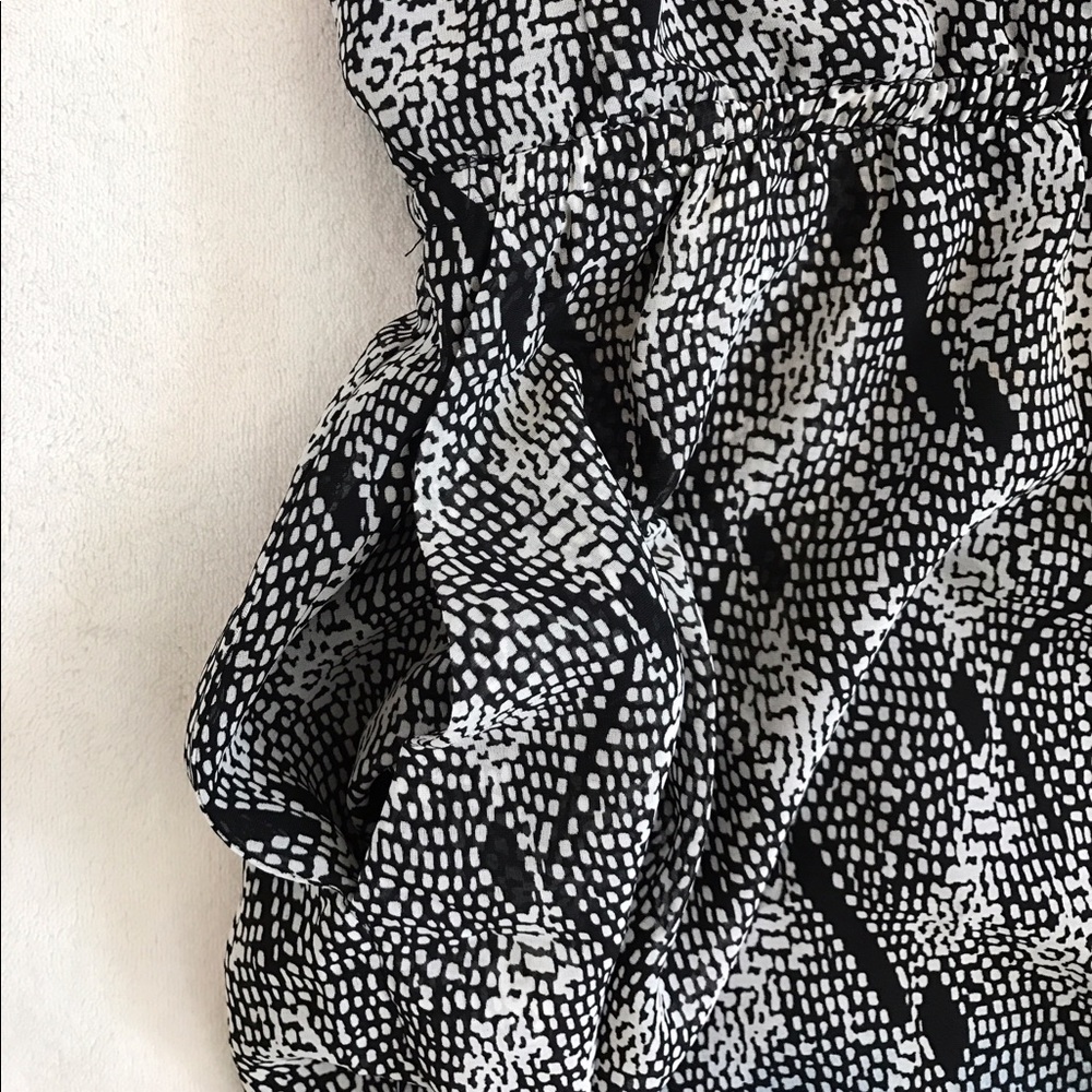 NWT Forever 21 Contemporary pattern dress - XS - Picture 7 of 8
