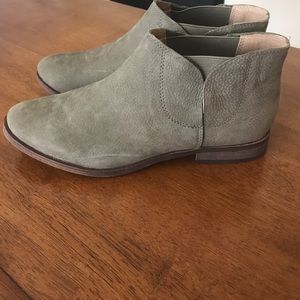 Splendid Olive Green Ankle Boot Sz 7.5 NWOT