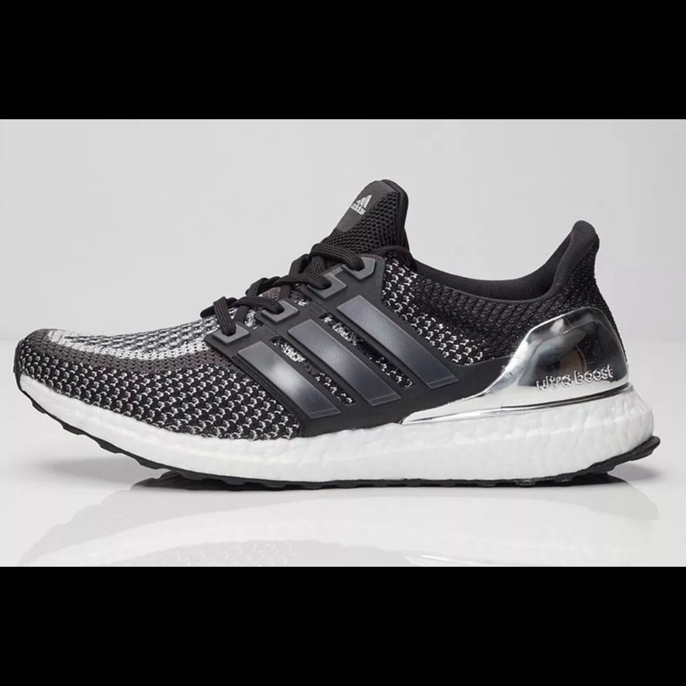 🦄SOLD🦄  Adidas Ultra Boost Silver Medal Men's 7