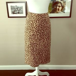 H&M Leopard pencil skirt NWOT!! Size 8