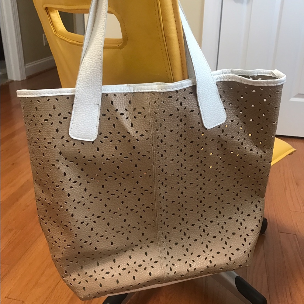 Saks Fifth Avenue bag