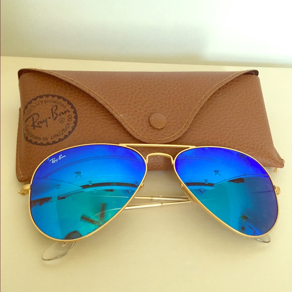 Gorgeous Blue Rayban Aviator Sunglasses
