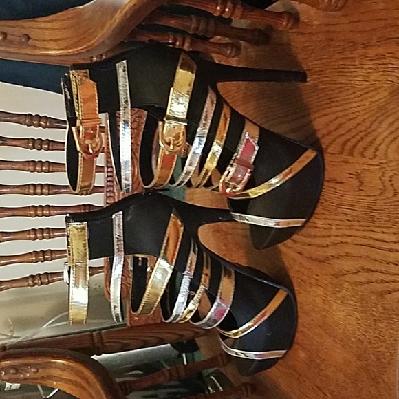 ❗SALE❗City snappers platform Heels 👠 - Picture 3 of 5