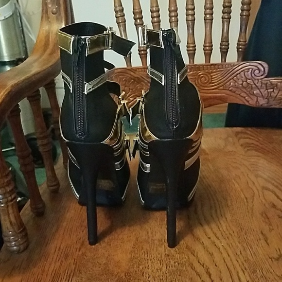 ❗SALE❗City snappers platform Heels 👠 - Picture 4 of 5