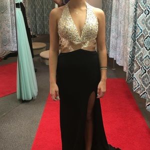 Prom dress / formal gown