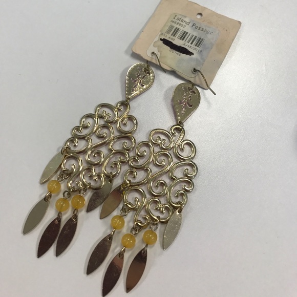 NWT! Chandelier earrings - Picture 4 of 5