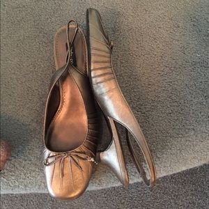 Rust metallic Strap-back low Shoes