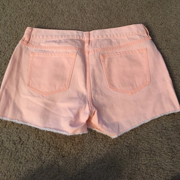 Old Navy peach colored shorts - Picture 2 of 3