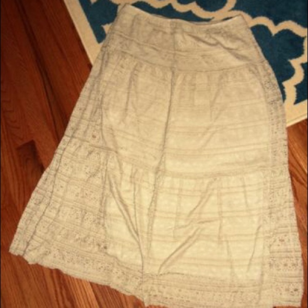 Max Studio ivory crochet calf length skirt - Med