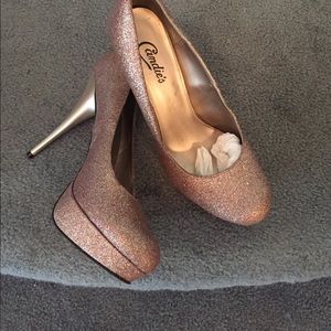 HIGH HEELS